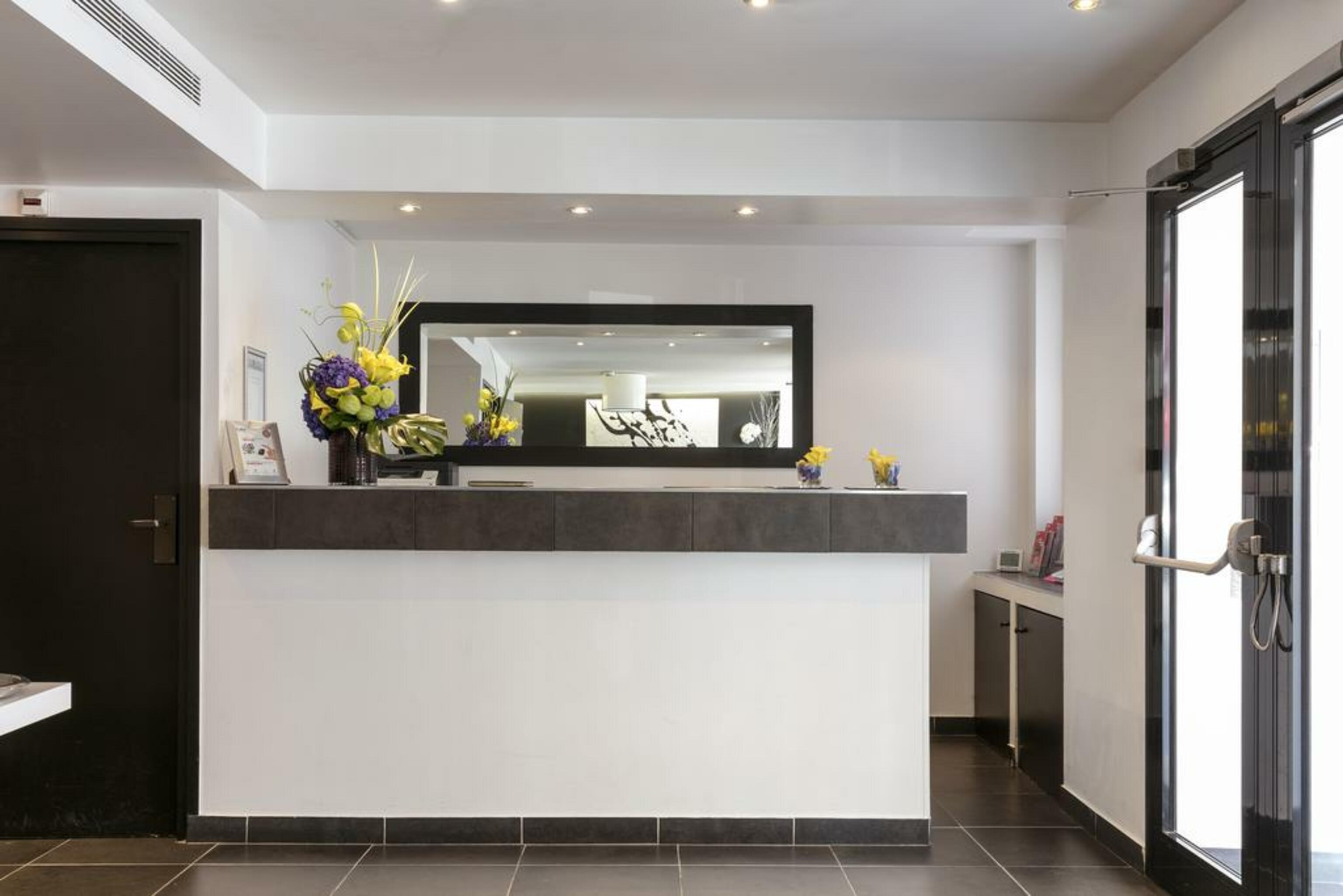 Hotel Standard Design Париж Экстерьер фото